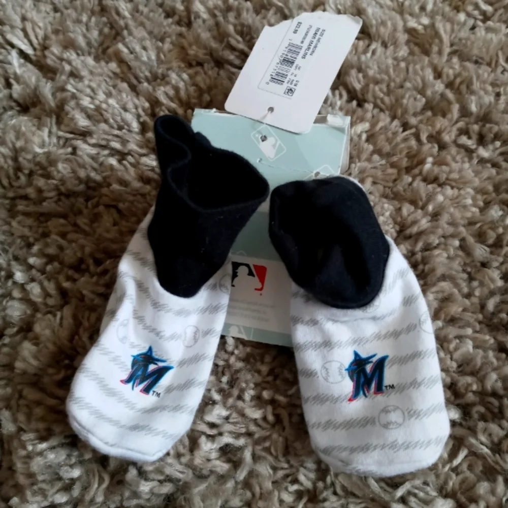 NWT Miami marlins newborn baby booties socks